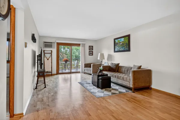 $129,900 | 2700 Oxford Street North, Unit 135, St. Paul, MN 55113