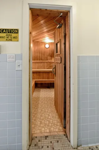 $132,900 | 2700 Oxford Street North, Unit 135, St. Paul, MN 55113