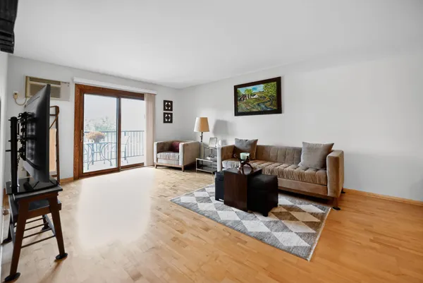 $129,900 | 2700 Oxford Street North, Unit 135, St. Paul, MN 55113