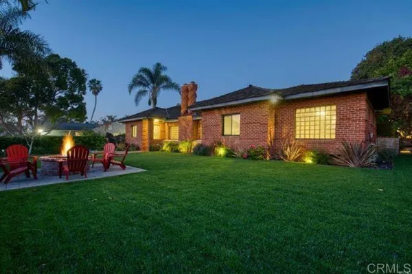 $2,999,000 | 215 North Vulcan Avenue, Encinitas, CA 92024