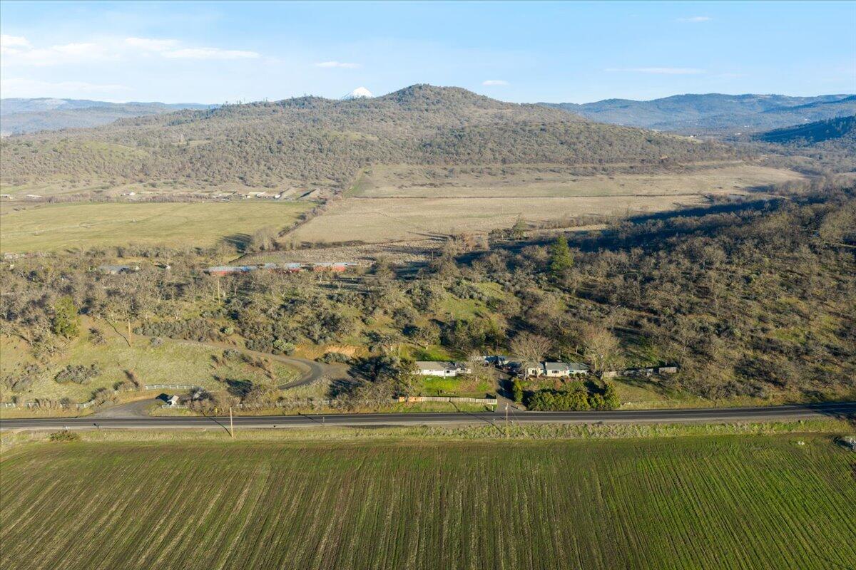 5942 Foothill Road Central Point, OR 97502 - Photo 30 of 37 30-DJI_20260116153746_0024_D