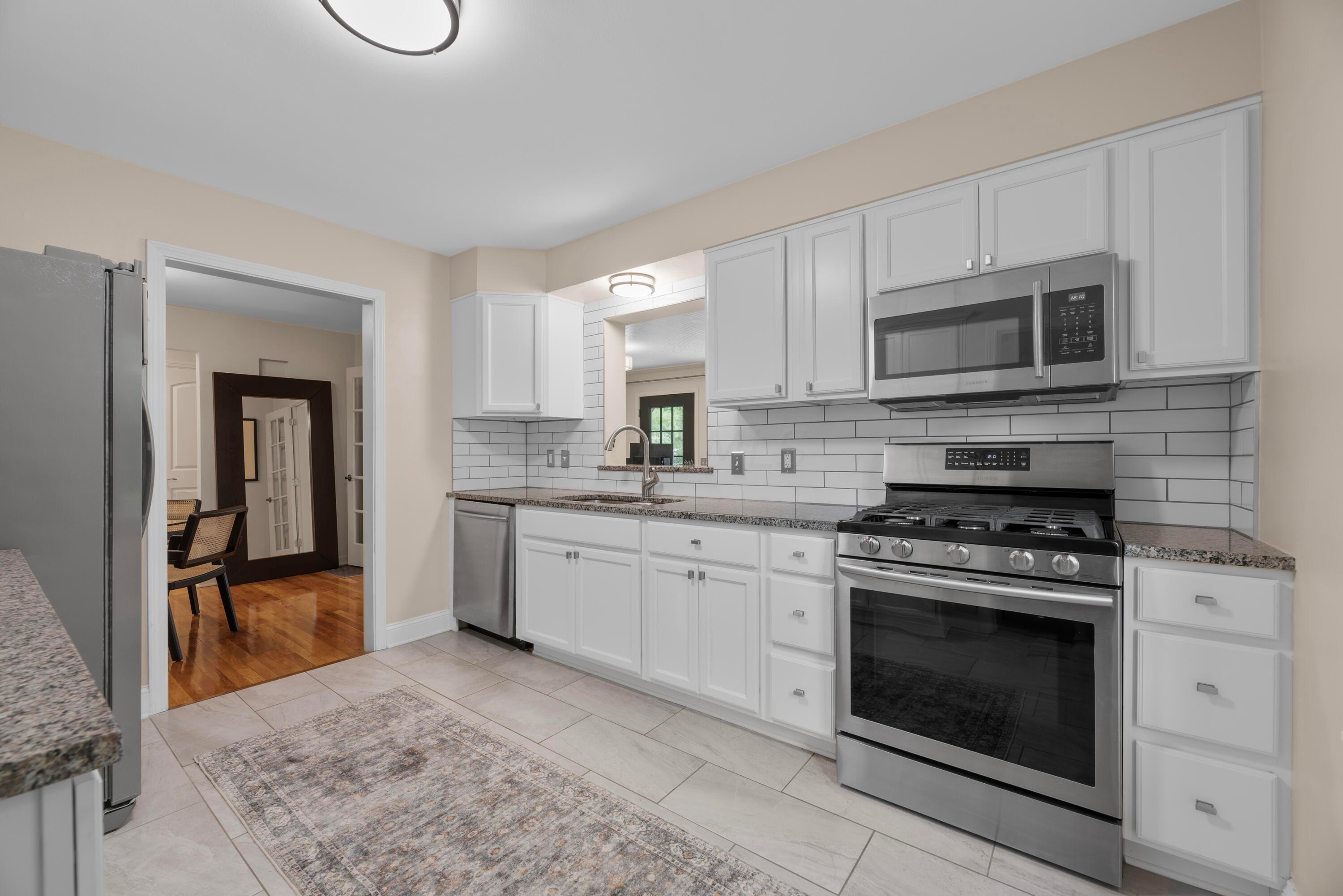 830 South Chesterfield Road Columbus, OH 43209 - Photo 18 of 45 CF kt bk rt