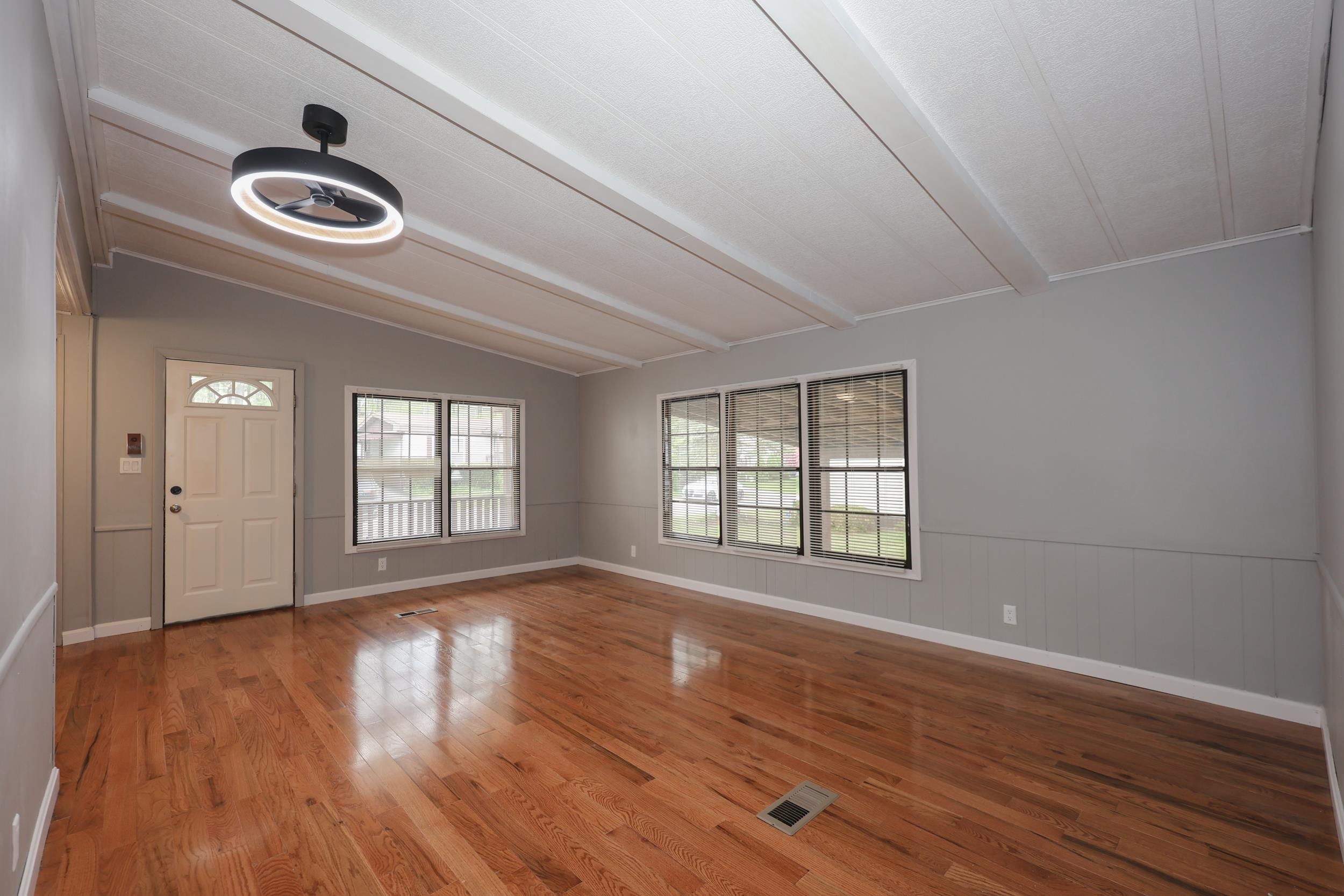62 Roger Road Goffstown, NH 03045 - Photo 3 of 28