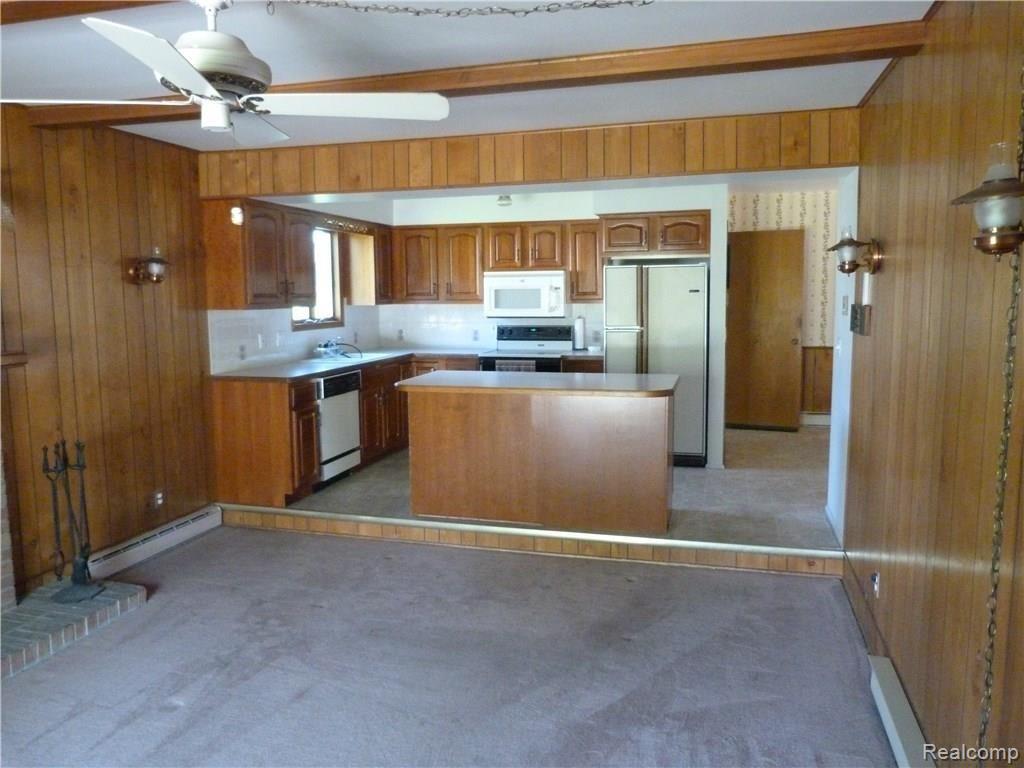 3066 Red Barn Road Flint, MI 48507 - Photo 10 of 20 P1040673.JPG