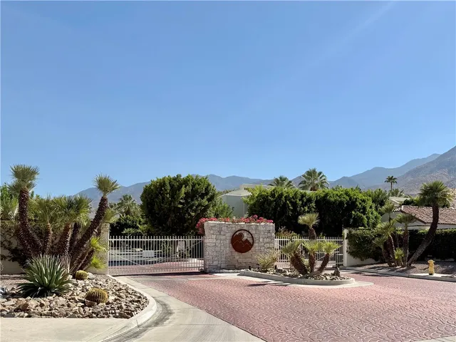 $575,000 | 255 East Avenida Granada, Unit 915, Palm Springs, CA 92264