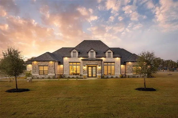 $1,429,900 | 724 Cooper Trail, Weatherford, TX 76087