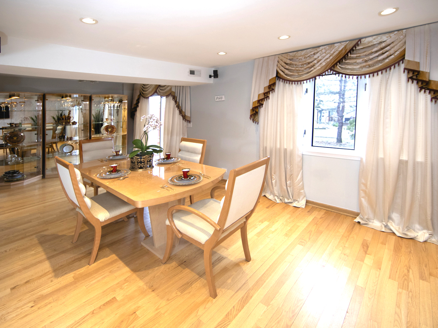 8316 High Point Circle, Unit F Darien, IL 60561 - Photo 11 of 24 a dining room with furniture and window