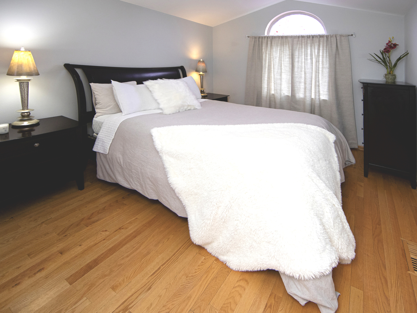 8316 High Point Circle, Unit F Darien, IL 60561 - Photo 17 of 24 a spacious bedroom with a bed and a window