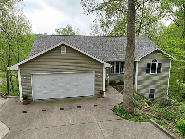 $389,500 | 1196 Bellgrade Drive, Loogootee, IN 47553