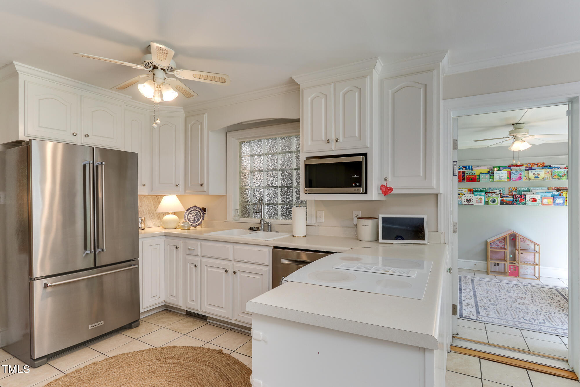 1206 Ivy Lane Raleigh, NC 27609 - Photo 10 of 36 Ivy_1206-10