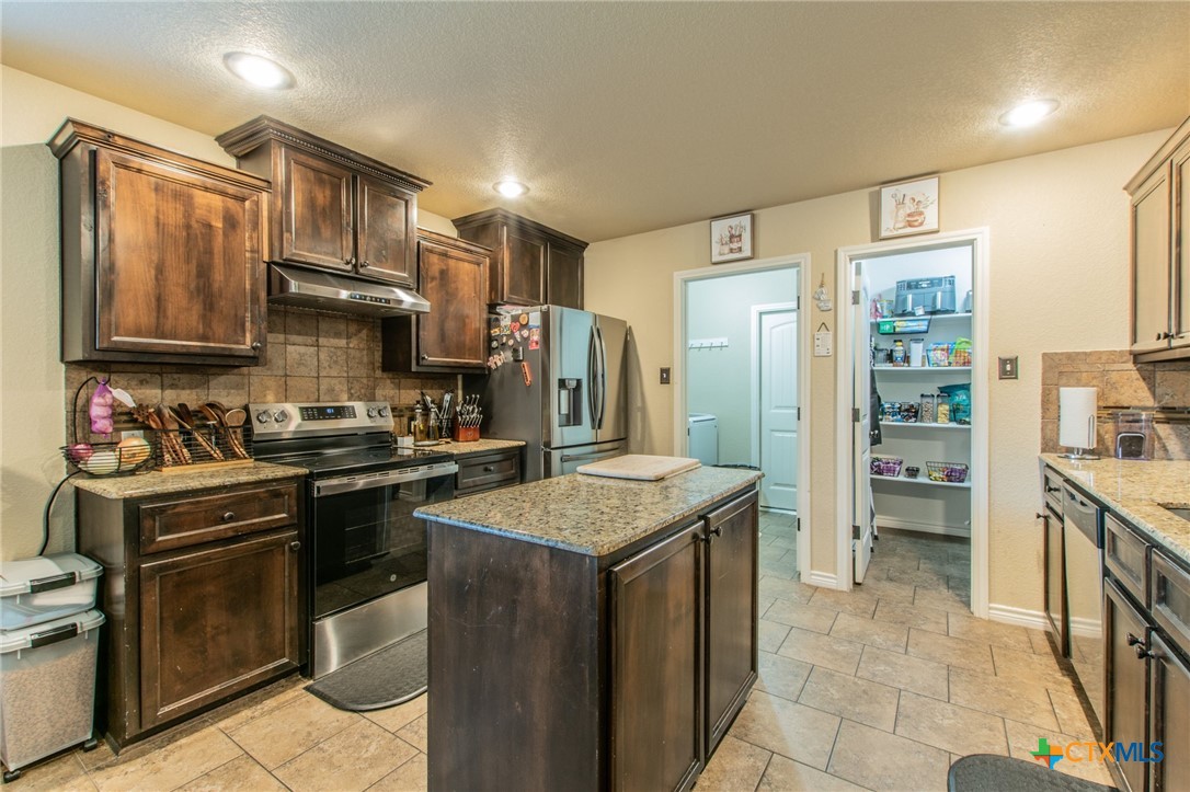 3902 Anvil Range Road Killeen, TX 76549 - Photo 5 of 33