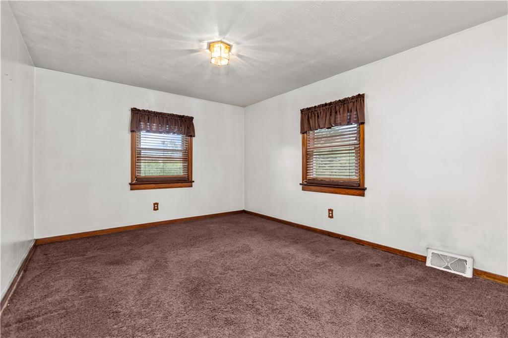 105 Campmeeting Road Clinton, PA 15026 - Photo 21 of 30 Gallery Image 21