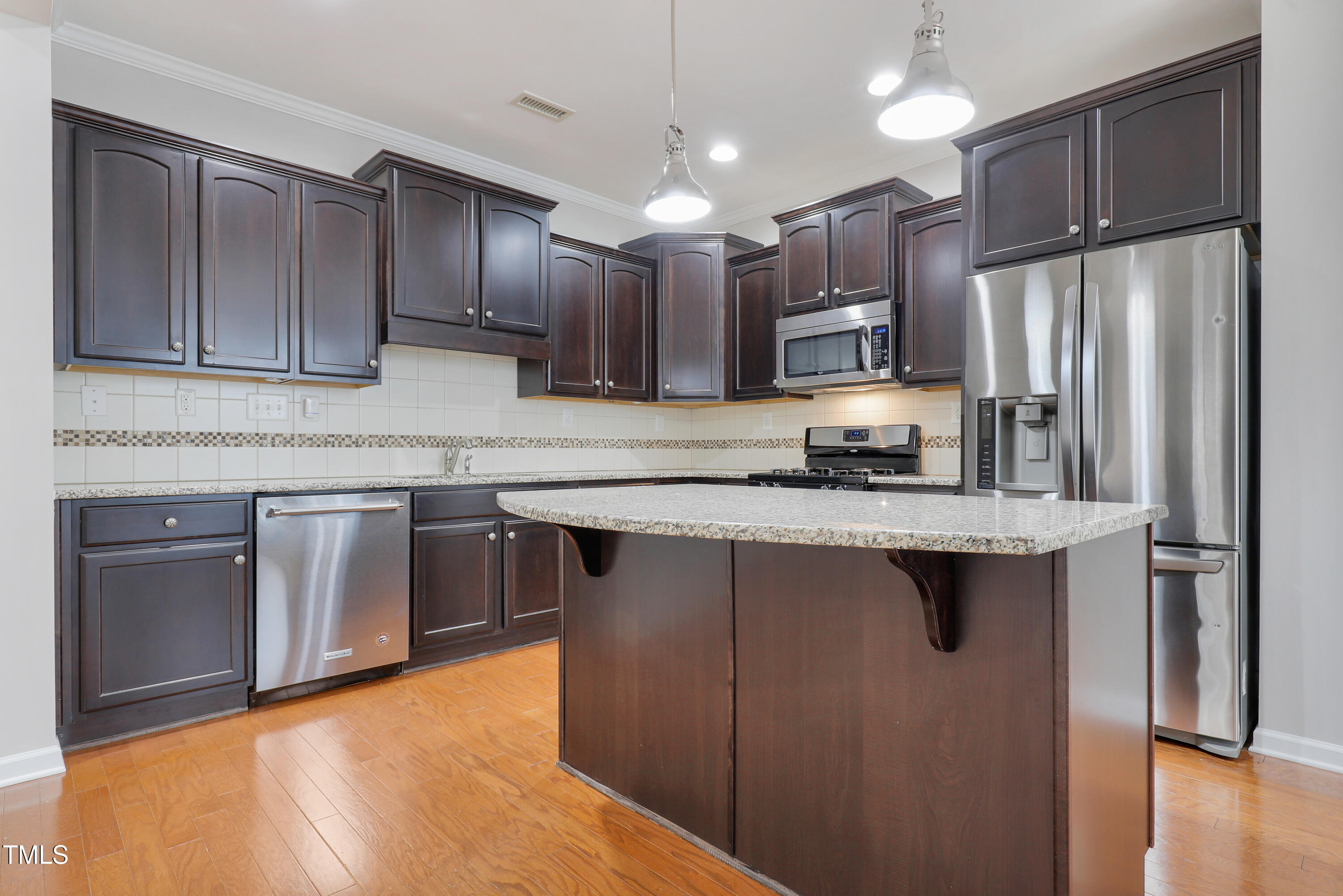 1256 Silver Beach Way Raleigh, NC 27606 - Photo 11 of 38 6