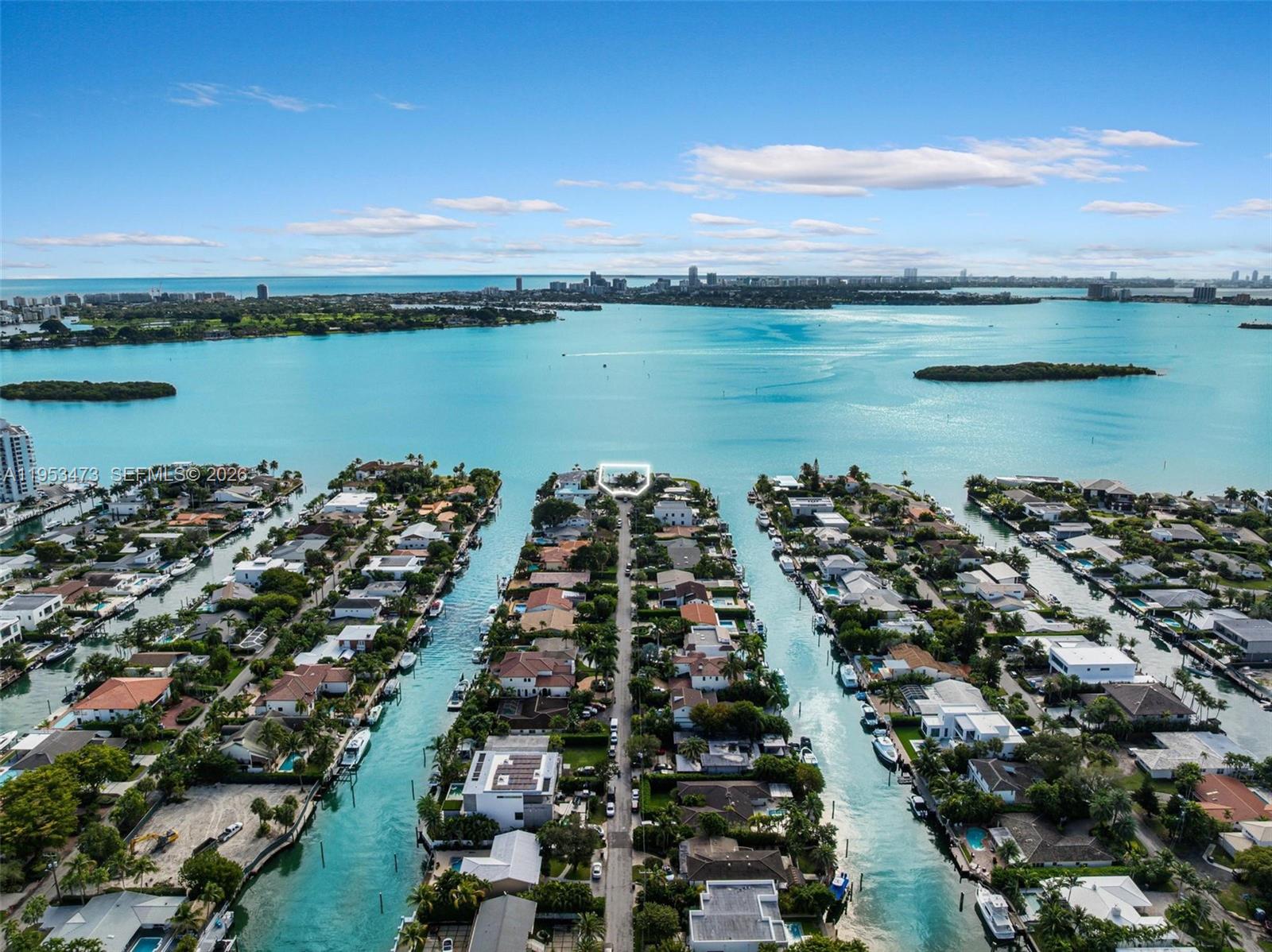 1990 Northeast 119th Road North Miami, FL 33181 - Photo 9 of 42