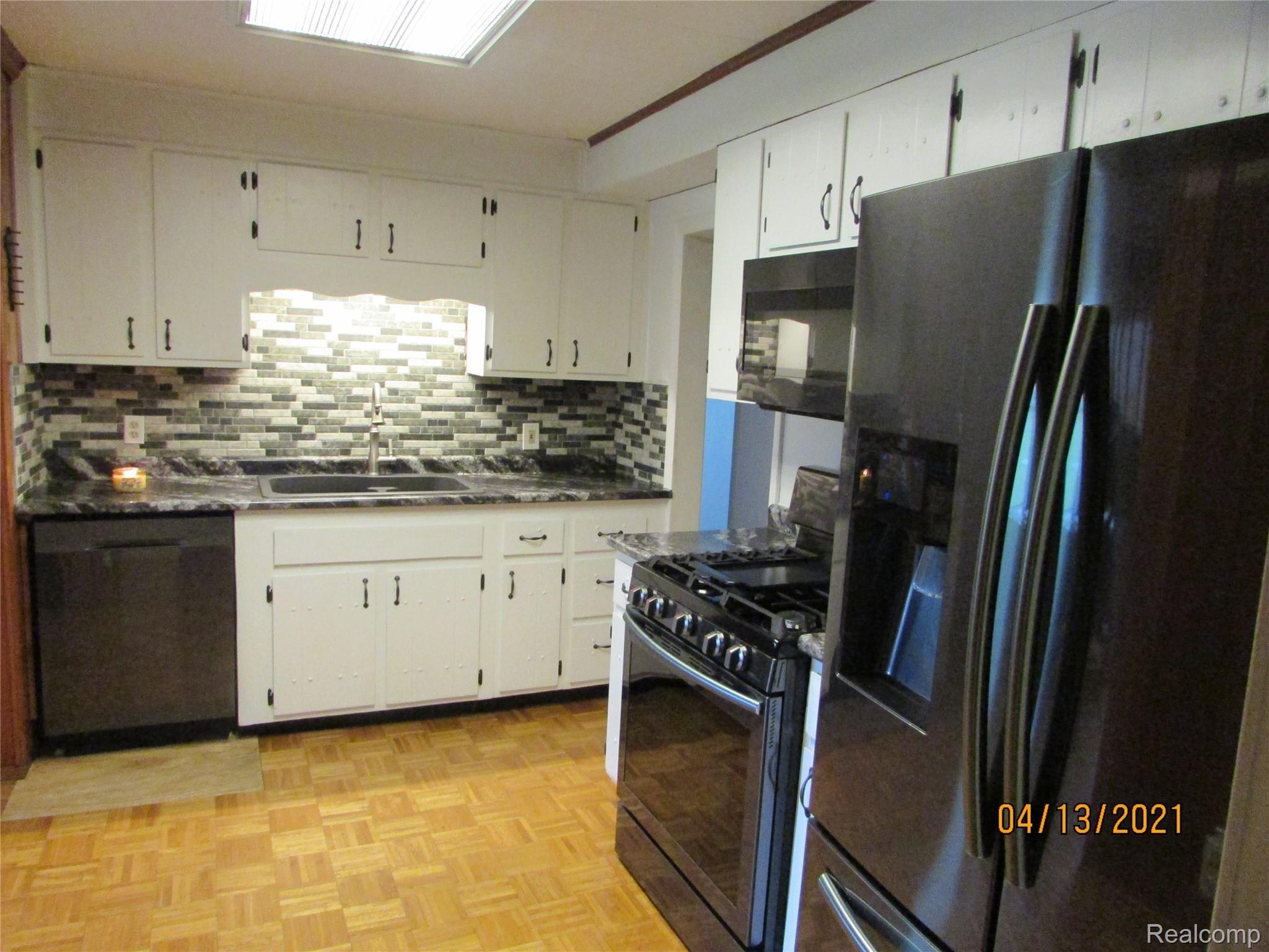 6142 South Center Road Grand Blanc, MI 48439 - Photo 15 of 31 Center rd pics 4-12-21 2021-03-17 008.JPG