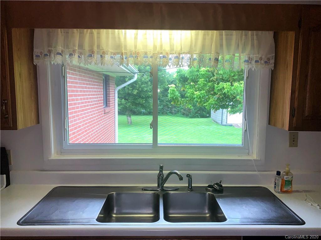 134 Fisher Road Brevard, NC 28712 - Photo 11 of 26 Gallery Image 11