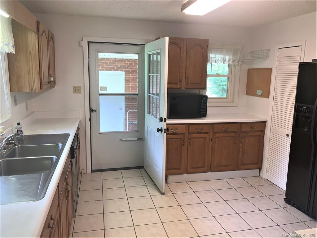 134 Fisher Road Brevard, NC 28712 - Photo 8 of 26 Gallery Image 8
