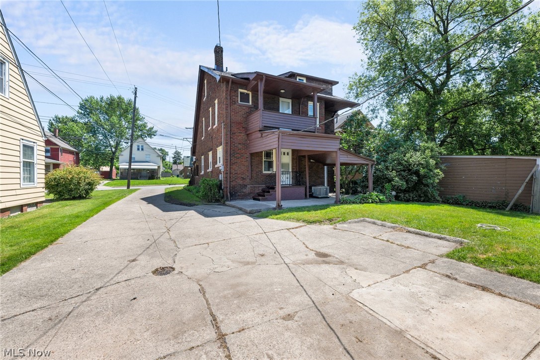 4548 Turney Road Cleveland, OH 44105 - Photo 33 of 35 Back of property with a yard