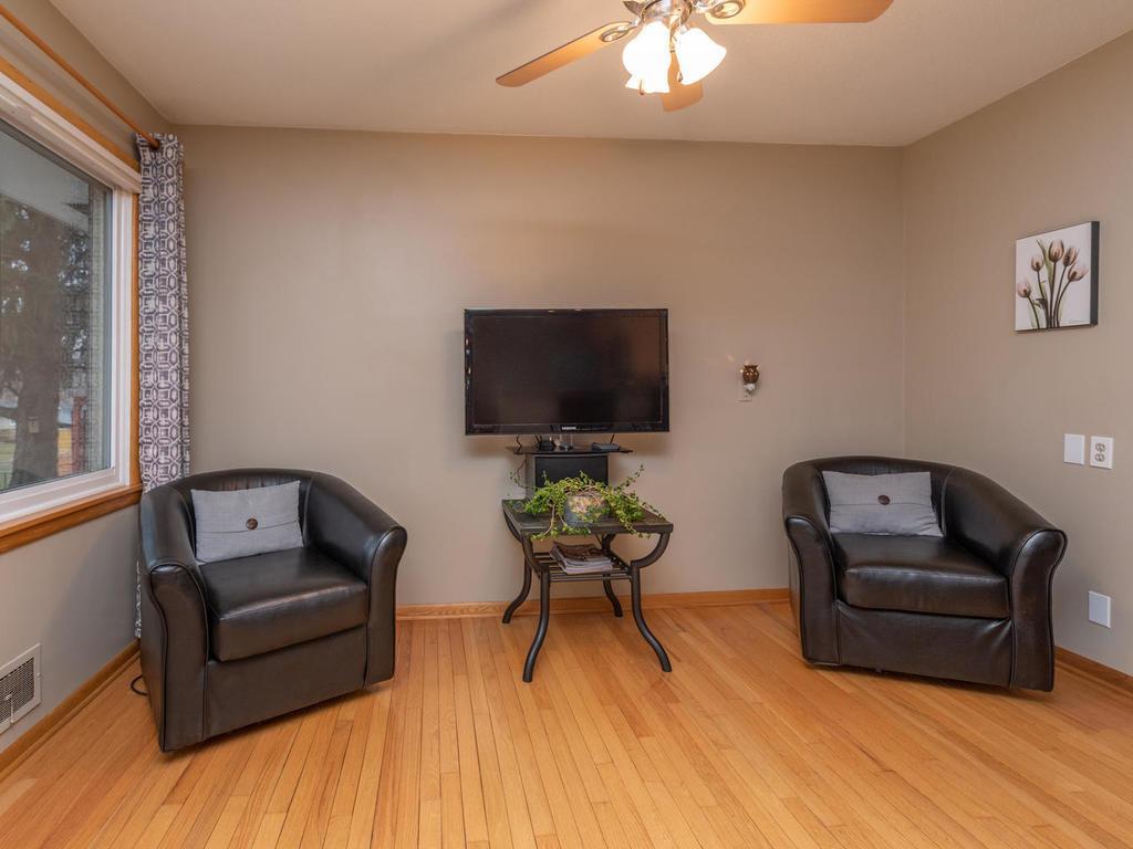 4821 Drake Road Golden Valley, MN 55422 - Photo 12 of 28