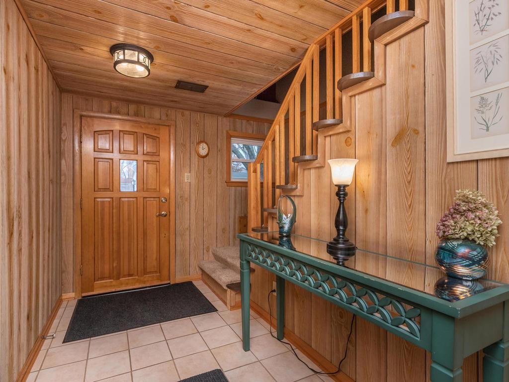4821 Drake Road Golden Valley, MN 55422 - Photo 3 of 28