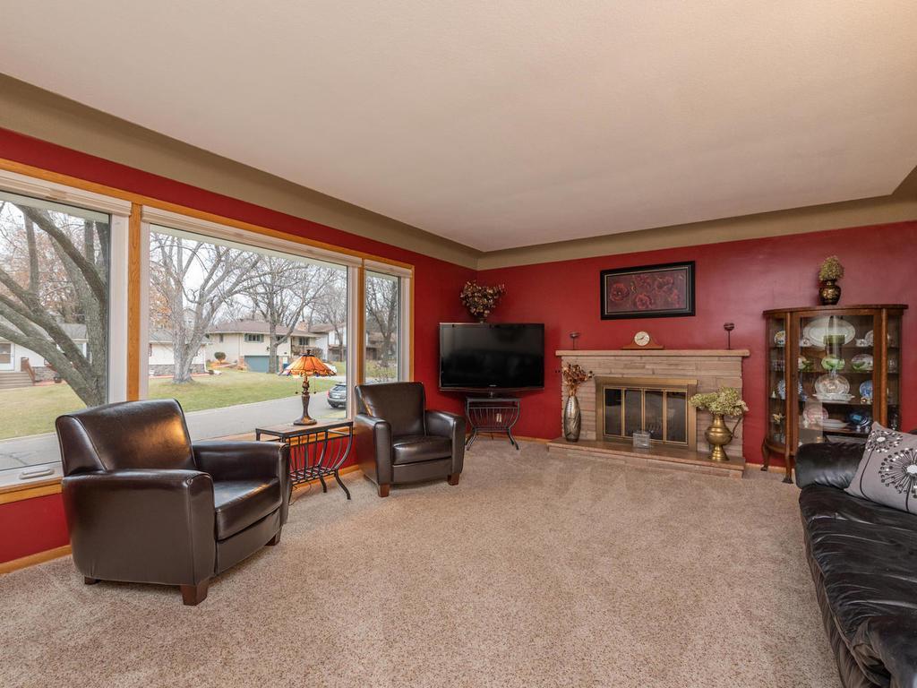 4821 Drake Road Golden Valley, MN 55422 - Photo 4 of 28