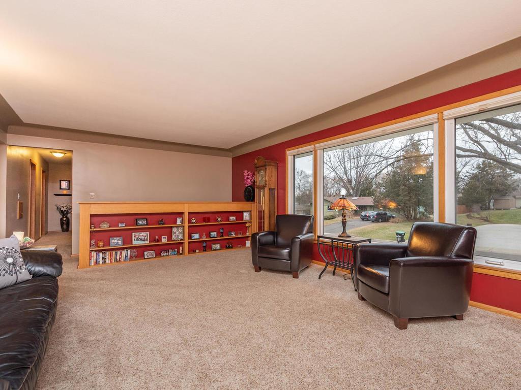 4821 Drake Road Golden Valley, MN 55422 - Photo 5 of 28