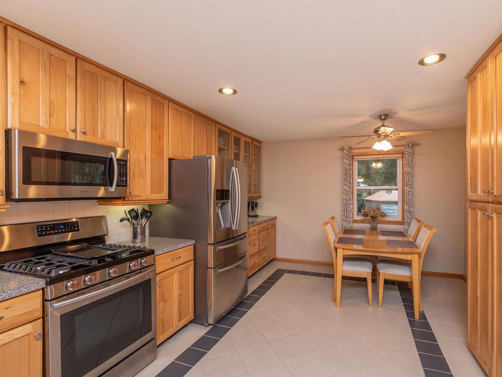 4821 Drake Road Golden Valley, MN 55422 - Photo 8 of 28