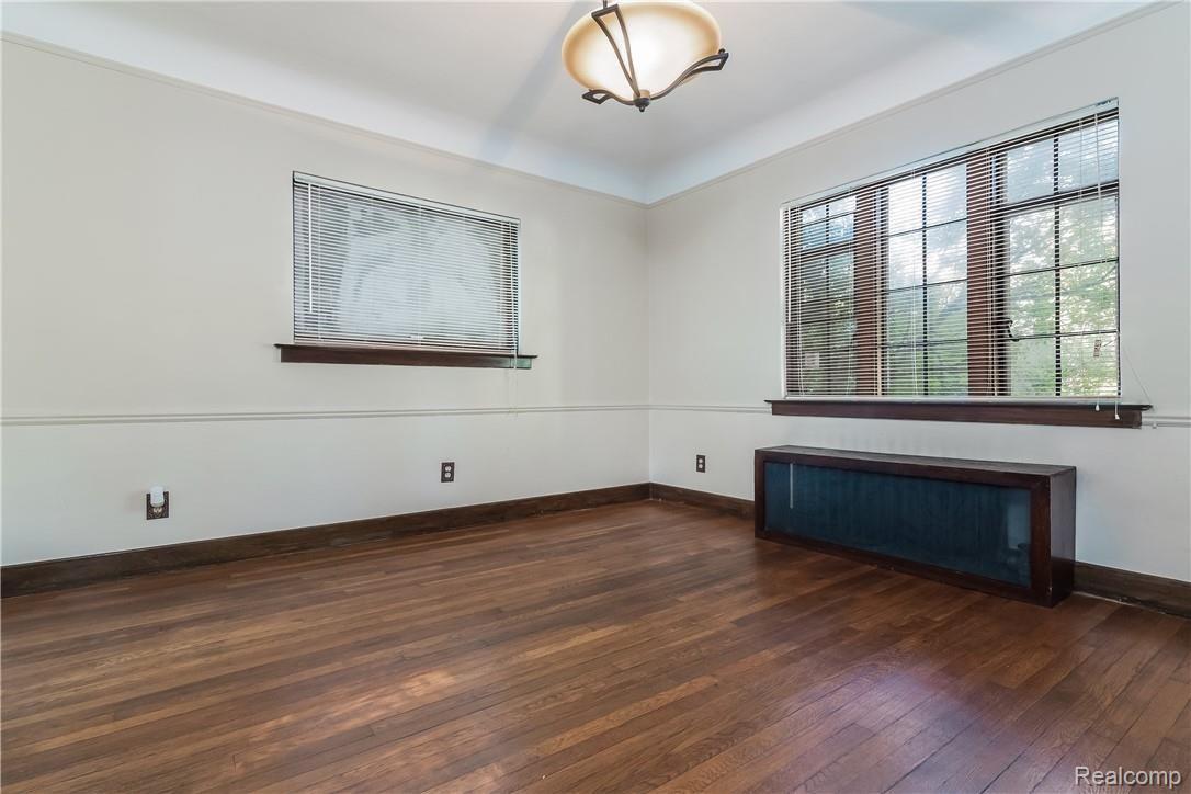 5306 Yorkshire Road Detroit, MI 48224 - Photo 5 of 22 007-photo-dining-room-6431631.jpg