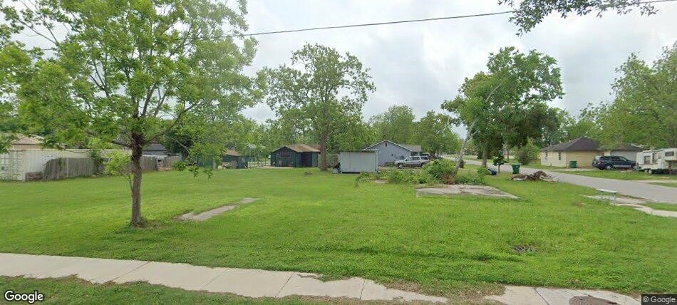 425 West Miller Street Angleton, TX 77515 - Photo 1 of 1