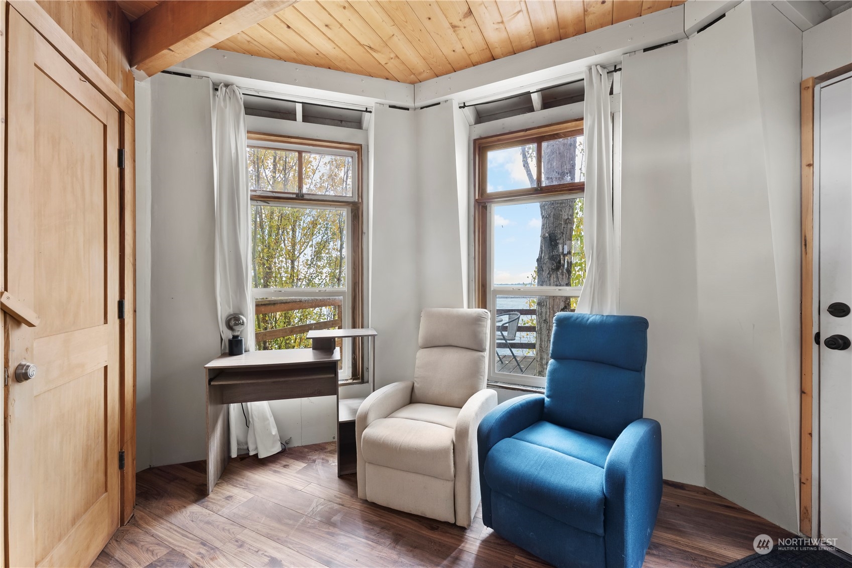 1705 Perkins Lane West Seattle, WA 98199 - Photo 14 of 28