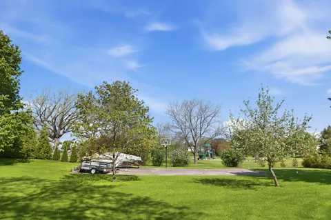 $449,999 | 1180 Dorchester Drive, Oconomowoc, WI 53066