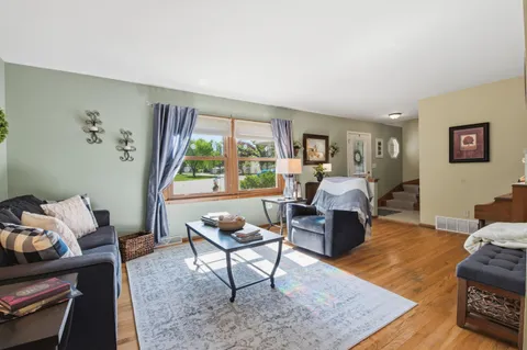 $449,999 | 1180 Dorchester Drive, Oconomowoc, WI 53066