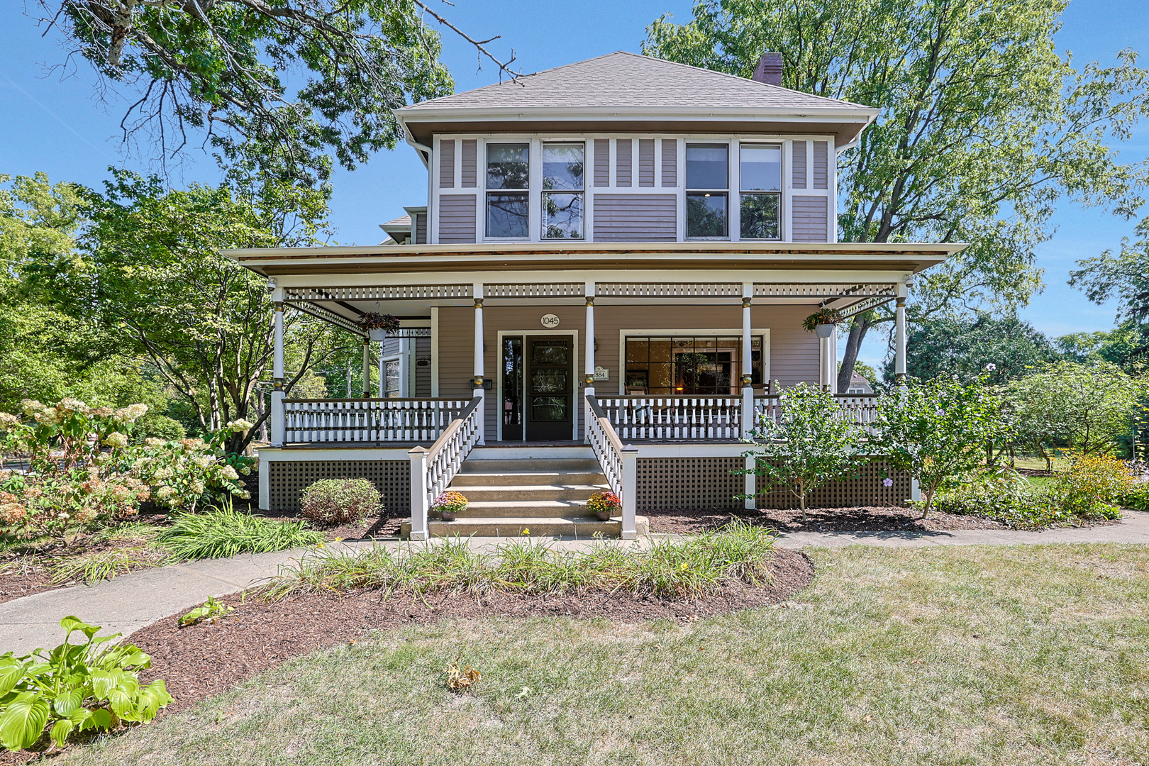 1045 North Spring Street Elgin, IL 60120 - Photo 1 of 47