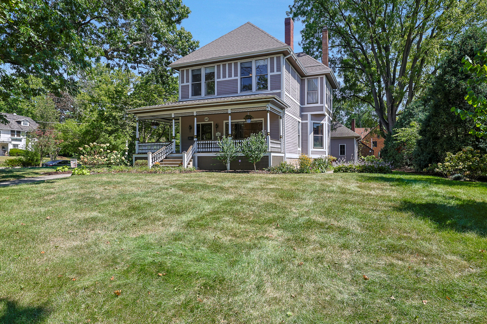 1045 North Spring Street Elgin, IL 60120 - Photo 2 of 47