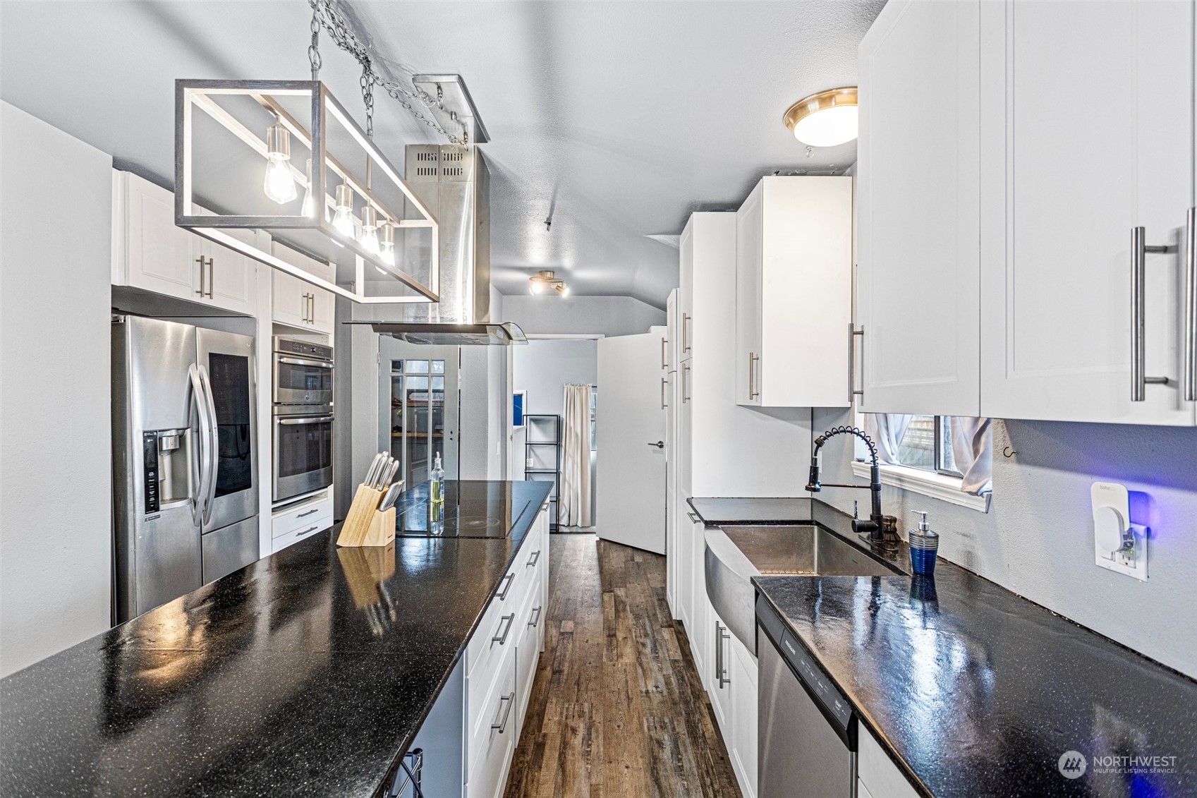 2327 Lexington Avenue Everett, WA 98203 - Photo 9 of 33