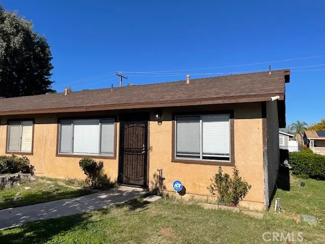 $2,000 | 320 North Poe Street, Unit C, Lake Elsinore, CA 92530