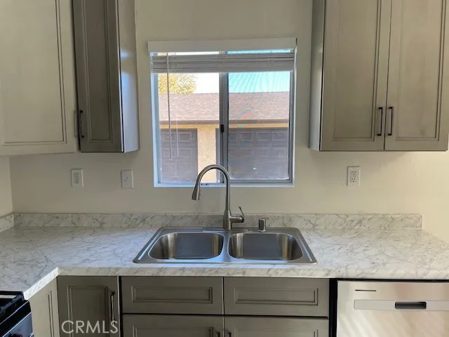 $2,000 | 320 North Poe Street, Unit C, Lake Elsinore, CA 92530