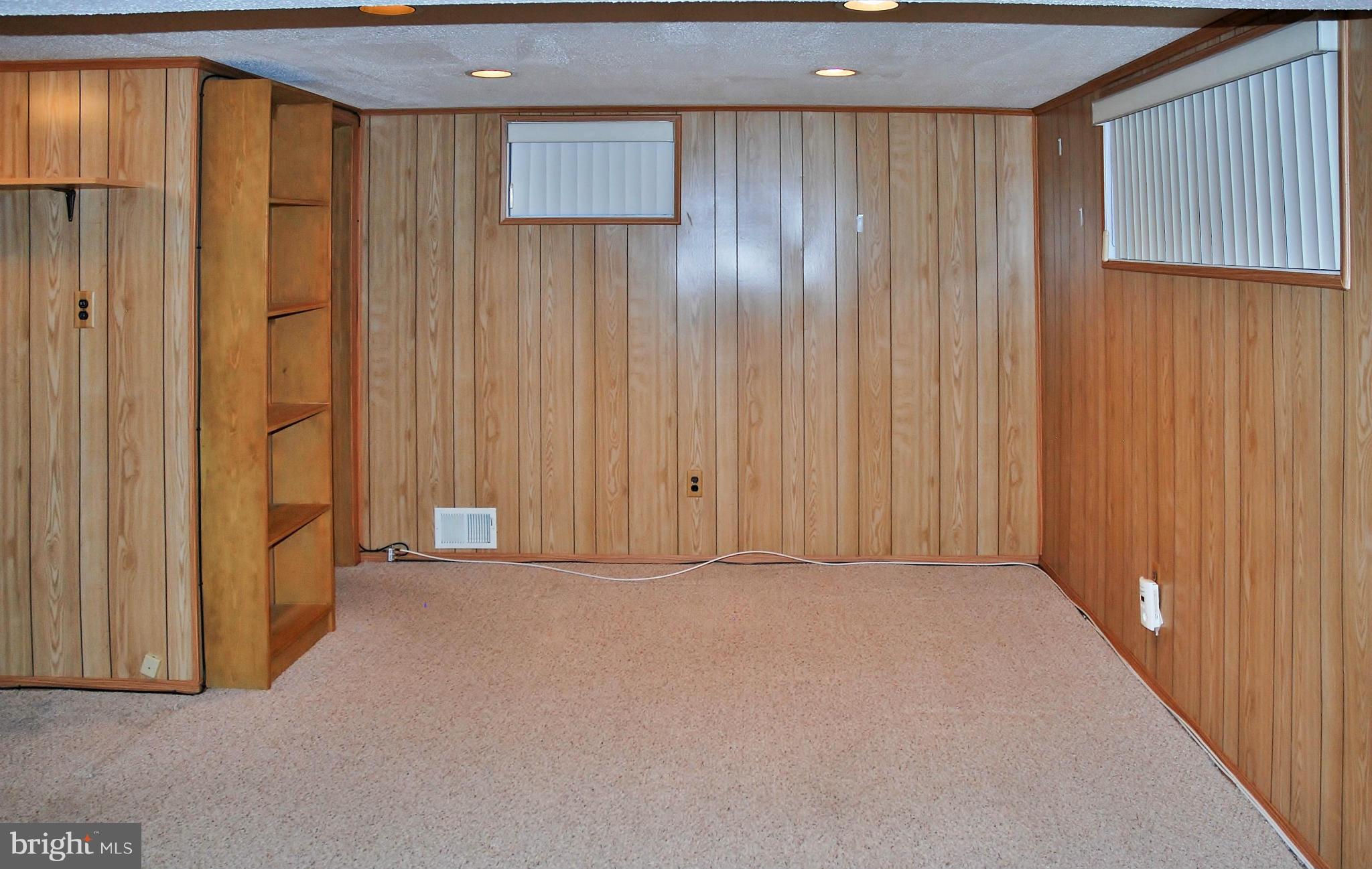 12910 Dean Road Silver Spring, MD 20906 - Photo 16 of 23 Family Room
