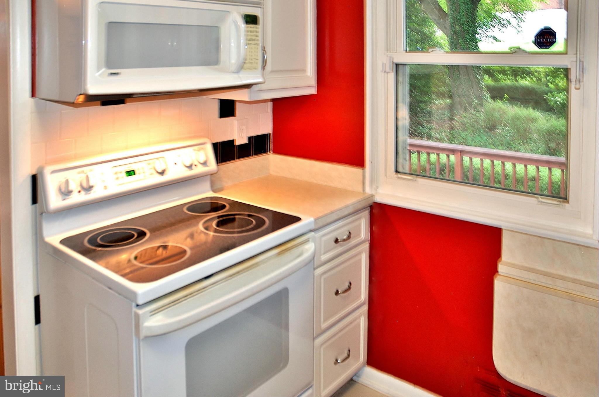 12910 Dean Road Silver Spring, MD 20906 - Photo 7 of 23 Kitchen