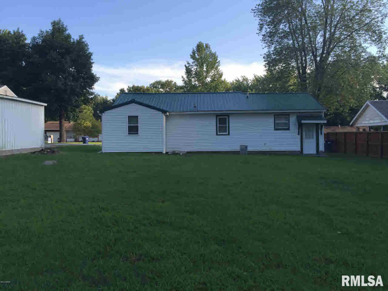 916 York Road Mount Vernon, IL 62864 - Photo 3 of 11