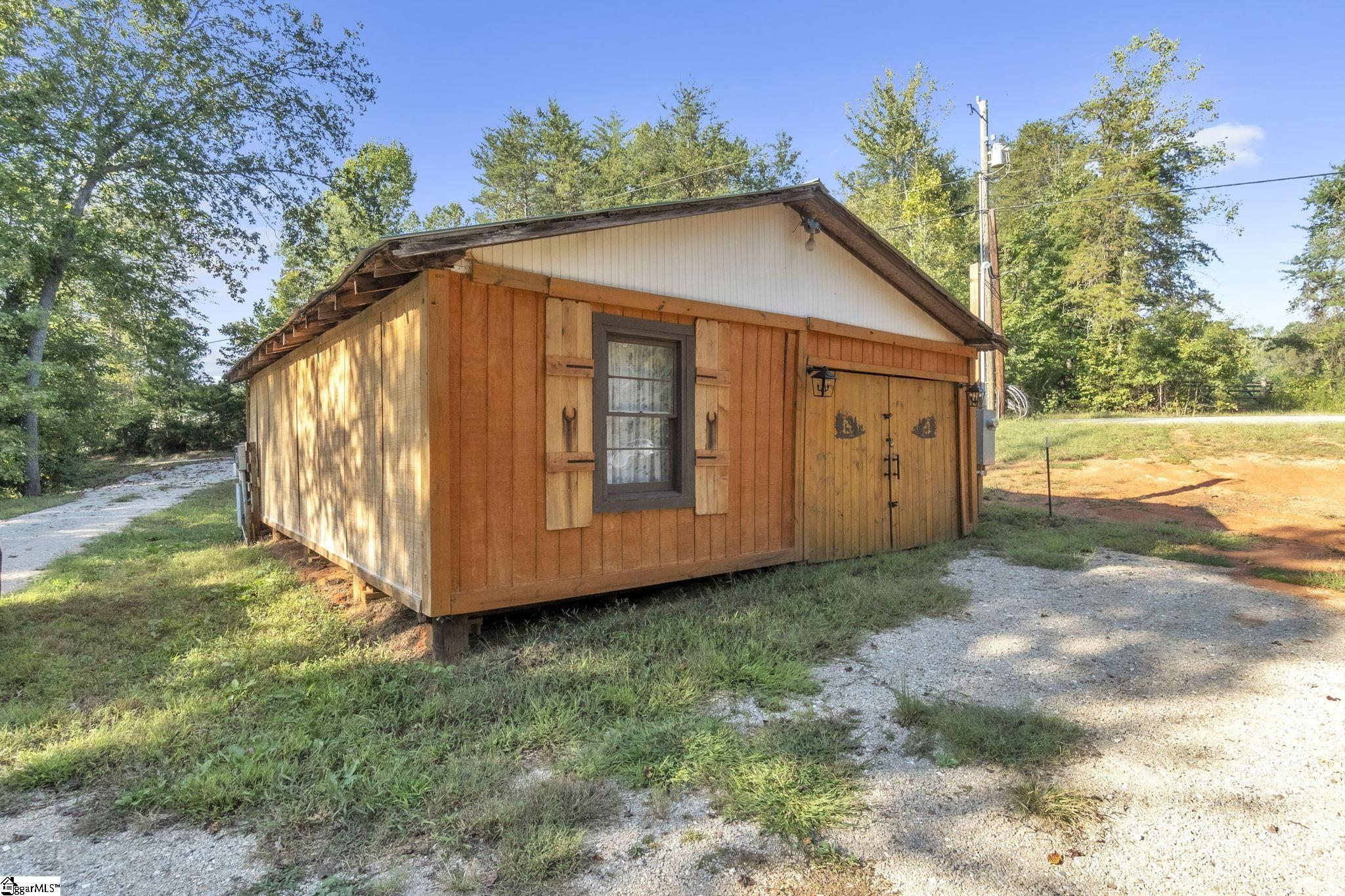 4221 North Blue Ridge Drive Greer, SC 29651 - Photo 4 of 29 Gallery Image 4