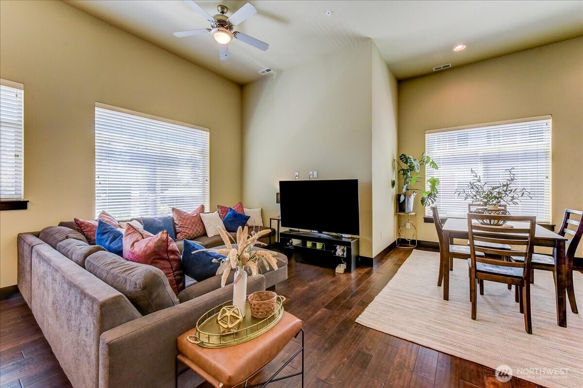 4020 Northeast 3rd Place, Unit B Renton, WA 98056 - Photo 11 of 28