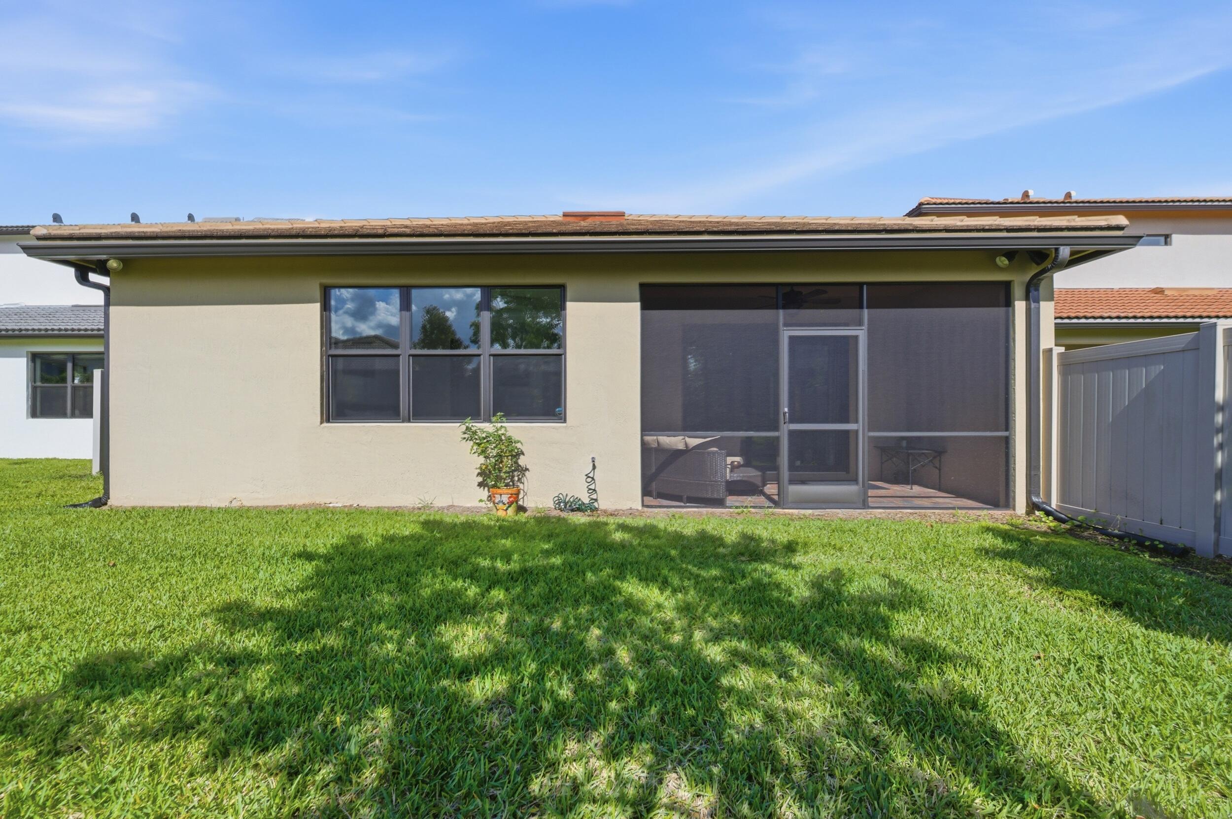 4763 Roldan Court Lake Worth, FL 33467 - Photo 34 of 49 Rear of the home