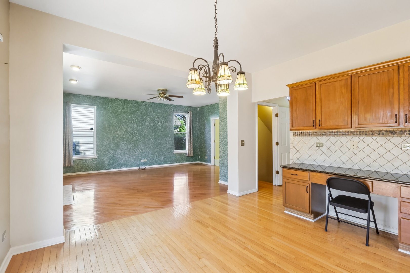 4051 Tansy Road Aurora, IL 60504 - Photo 13 of 50 Gallery Image 13