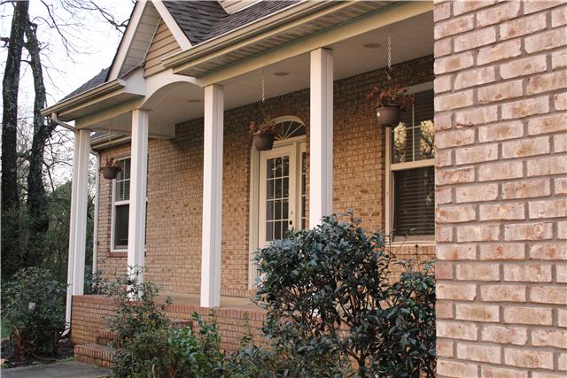 2284 Old Tullahoma Road Winchester, TN 37398 - Photo 14 of 20 Sweet southern front porch