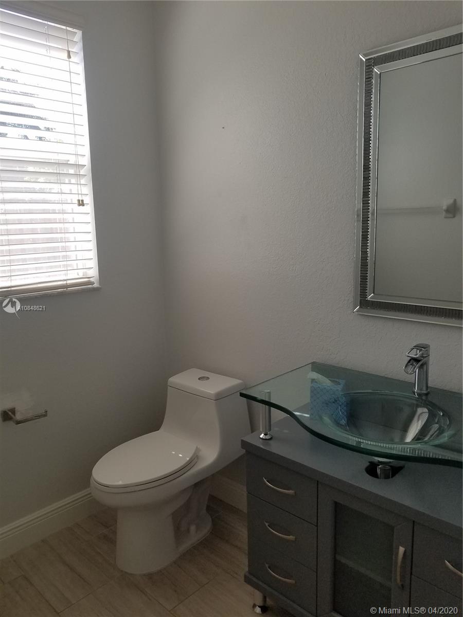 27272 Southwest 138th Path Homestead, FL 33032 - Photo 7 of 30 Gallery Image 7