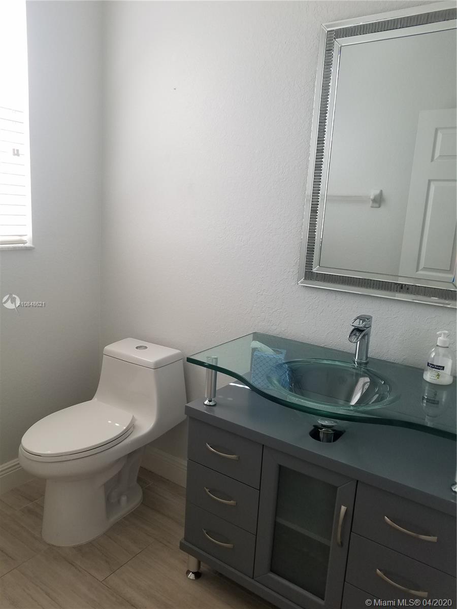 27272 Southwest 138th Path Homestead, FL 33032 - Photo 8 of 30 Gallery Image 8