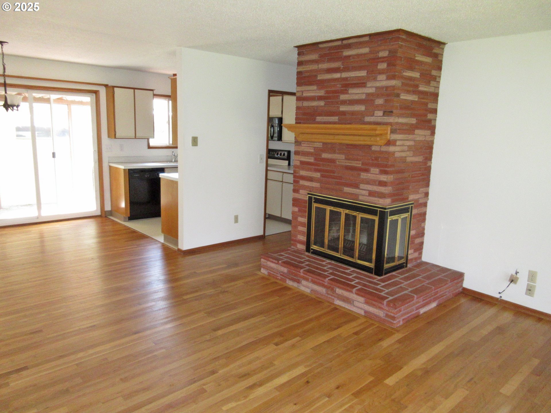 12355 Southeast Main Street Portland, OR 97233 - Photo 5 of 16 Gallery Image 5