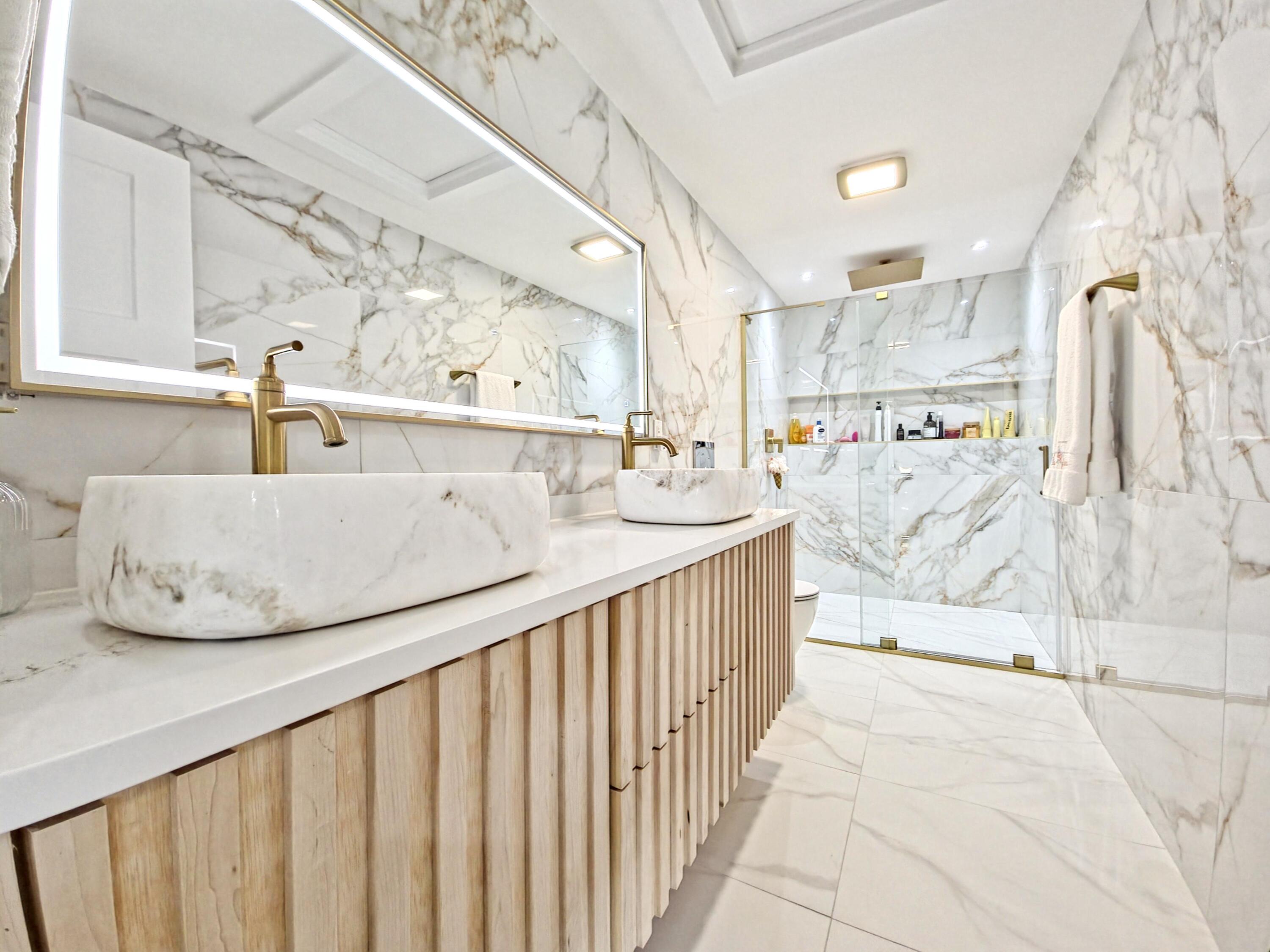 22 Keel Way Hyannis, MA 02601 - Photo 34 of 42 a view of a bathroom with mirror