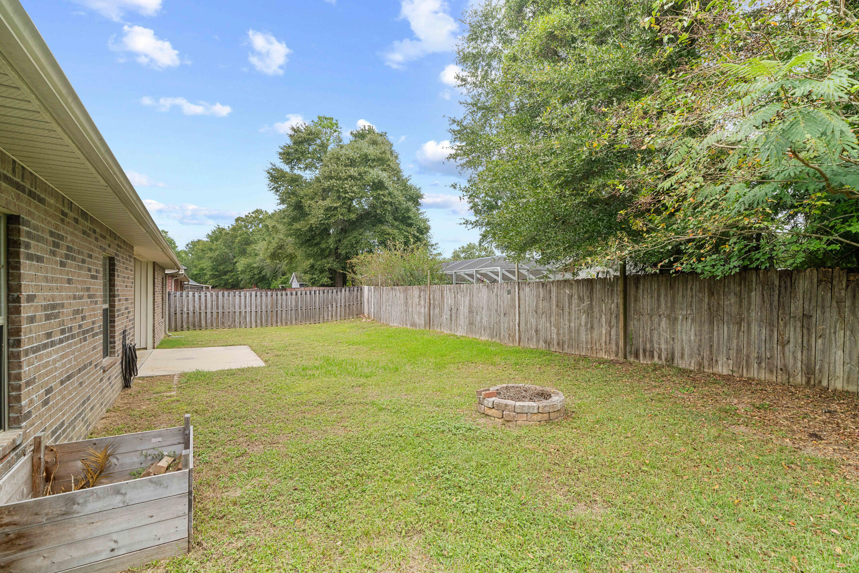 4588 Hermosa Road Crestview, FL 32539 - Photo 3 of 38